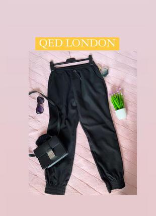 Брюки чёрные с карманами qed london