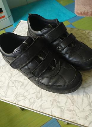 Кросівки, туфлі