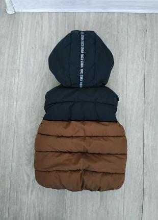 Жилетка теплая для мальчика на 12-18 мес