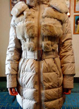 Пуховик бежевий