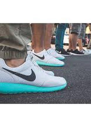 Кросівки універсальні кросівки