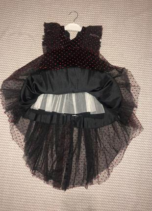 Шикарное платье со шлейфом3 фото