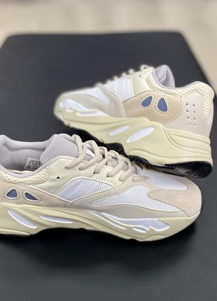 Yeezy boost 700  кроссовки женские