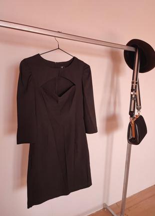 Сукня плаття плаття чорне з вирізом