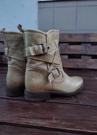 Ботинки guess grier ankle boot светлая натуральная кожа байкерские ботинки3 фото