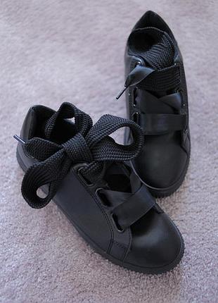 Жіночі кросівки р. 38,39