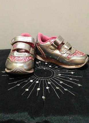 Кросівки  на ліпучках свинка пеппа р.21.