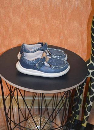 Не вагомі шкіряні туфлі clarks 6 g р.
