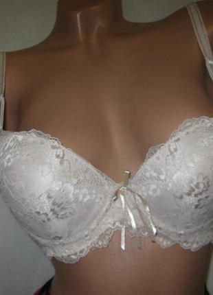 Бюстгальтер yyg бежевий мереживний чашка в push up
