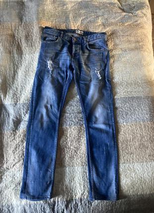 Zara брендові джинси з потертостями і фабричними дірками1 фото