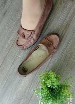Бежеві коричневі шкіряні нубук туфлі лофери з пензликами3 фото