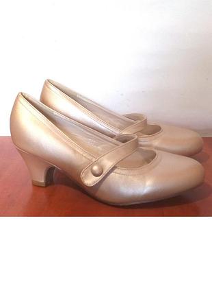 Шикарные бежевые, нюдовые туфли на широкую ножку от heavenly soles, р.42 код t4215