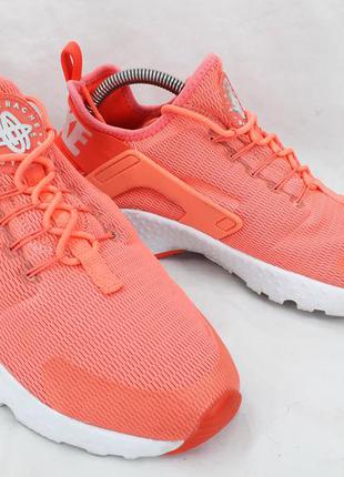 Кроссовки оригинал, nike huarache 40 размер.
