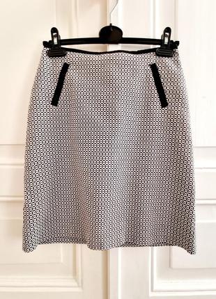 Новая черная, деловая, классическая, короткая, прямая, до колен юбка в белую клетку marks & spencer.2 фото