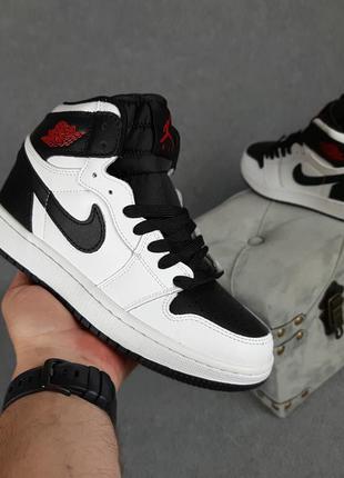 Классные женские высокие кроссовки nike air jordan 1  белые с чёрным5 фото