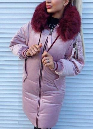 Женская длинная куртка парка велюровая с капюшоном розовая м3 фото