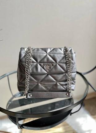 Prada silver chain жіночий брендовий срібляста стильна сумочка з ланцюгами шикарна жіноча сумка срібна