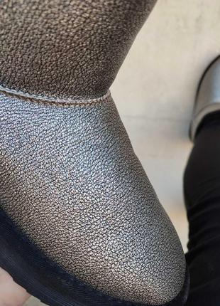 Серебристые угги эко кожаные низкие короткие ботинки зимние сапоги4 фото