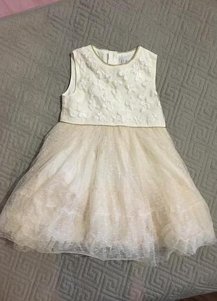 Гарне плаття на дівчинку 9-12 міс