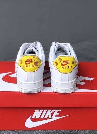 Nike air force tom and jerry custom жіночі дизайнерські кастомні білі ексклюзивні кросівки том і джеррі жіночі білі круті кастомні кросівки6 фото