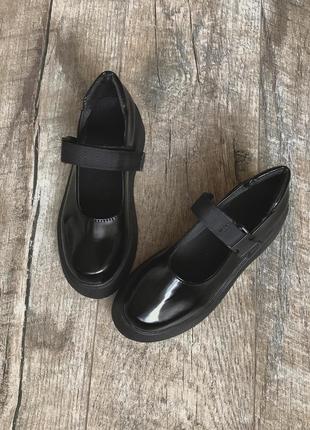 Туфлі на платформі