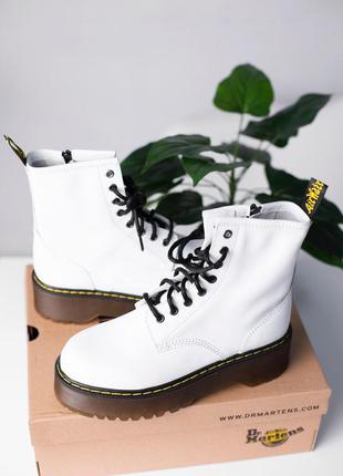 Черевики на платформі dr. martens jadon white