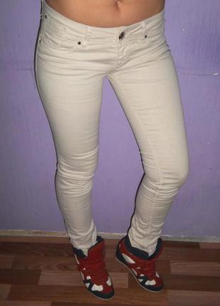 Светлые джинсы1 фото