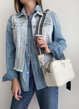 Жіноча брендова шкірчна сумка dkny thompson camera bag оригінал сумочка кросбоді дкну донна каран на подарунок дружині подарунок дівчині1 фото