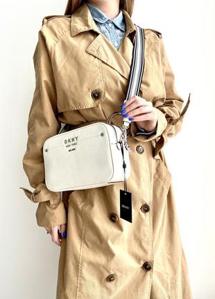 Женская брендовая кожаная сумочка dkny thompson camera bag сумка кроссбоди оригинал кожа дкну на подарок жене подарок девушке3 фото