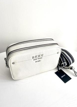 Жіноча брендова шкірчна сумка dkny thompson camera bag оригінал сумочка кросбоді дкну донна каран на подарунок дружині подарунок дівчині4 фото
