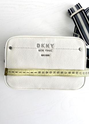 Женская брендовая кожаная сумочка dkny thompson camera bag сумка кроссбоди оригинал кожа дкну на подарок жене подарок девушке6 фото