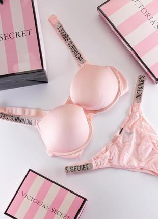 Комплект нижнего белья victoria’s secret стразы розовый трусики виктория сикрет1 фото