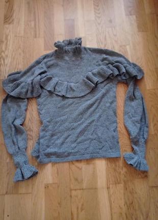 Свитер с рюшами