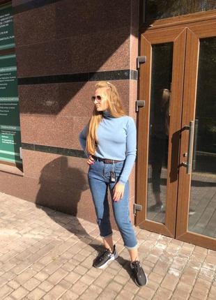 Джинси в синьому кольорі