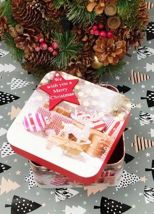 Коробка подарочная новогодняя