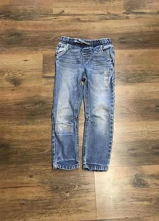 Стильные джинсы на резинке