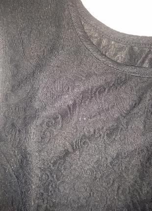 Елегантна блуза жакардовая чорна з баскою розкльошена до низу2 фото