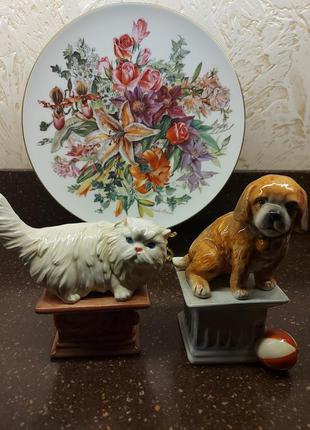 Пара фарфоровых статуэток кот+собака