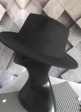 Шляпка федора с устойчивыми полями унисекс черная5 фото