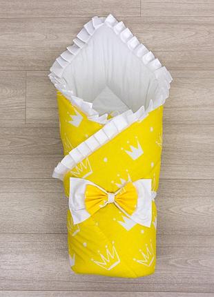 Конверт рюшонок белые короны на желтом