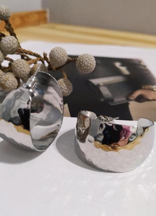 Новые серьги широкие кольца серебристые дутые сережки под серебро минимализм кульчики кільця4 фото