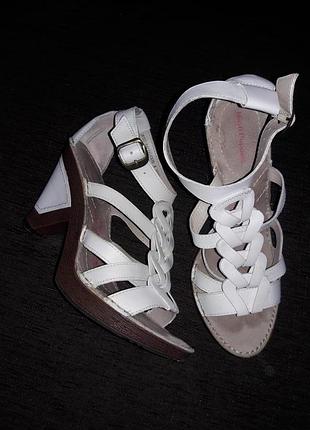 Босоножки кожанве hush puppies 38-39 размер