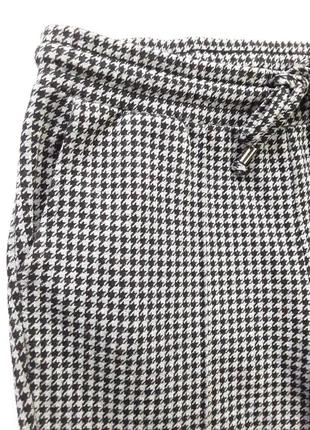 Стильные брючки в принт "гусиная лапка"5 фото