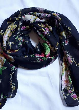 Шифоновый черный шарфик в цветочный принт (67 см на 150 см)2 фото