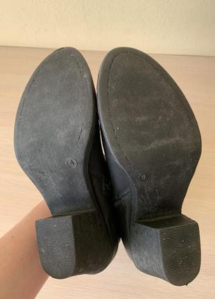 Ботинки на каблуке3 фото