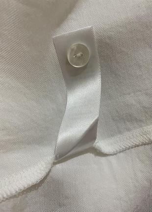 Белая рубашка прямого кроя из вискозы с контрастными манжетами6 фото