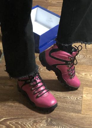 Зимние кожаные ботинки кроссовки, с меховой подкладкой1 фото