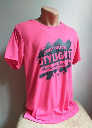 Розовая футболка. малиновая футболка.2 фото