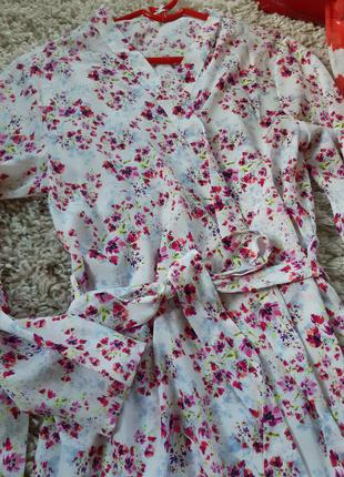Дуже красивий ніжний халат в квітковий принт, george, p. 10-147 фото