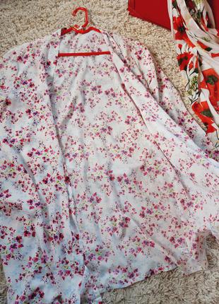 Дуже красивий ніжний халат в квітковий принт, george, p. 10-143 фото